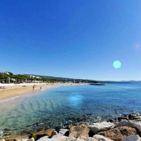 Logement climatisé avec jardin et parking pour 2 personnes en bord de plage La Ciotat Esterno foto