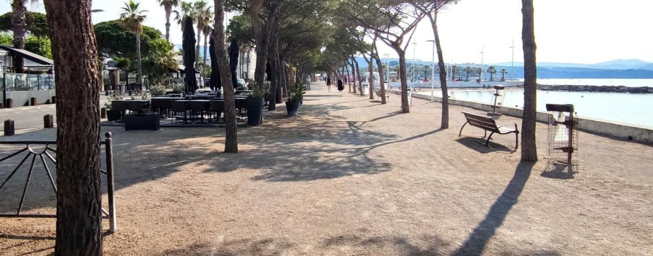 Logement climatisé avec jardin et parking pour 2 personnes en bord de plage La Ciotat Esterno foto