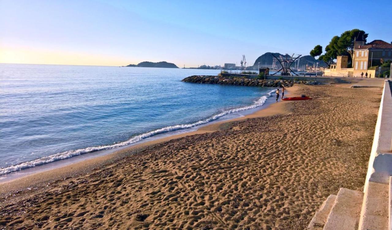 Logement climatisé avec jardin et parking pour 2 personnes en bord de plage La Ciotat Esterno foto