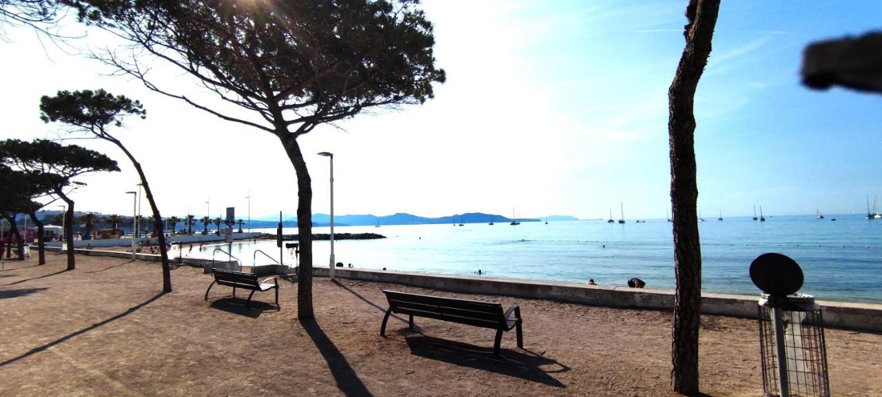 Logement climatisé avec jardin et parking pour 2 personnes en bord de plage La Ciotat Esterno foto