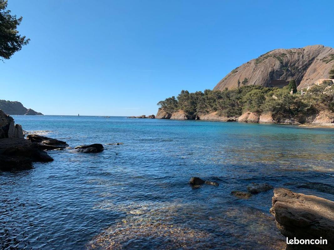 Logement climatisé avec jardin et parking pour 2 personnes en bord de plage La Ciotat Esterno foto